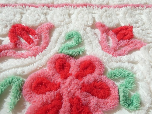 Vtg chenille bedspread - chenille,