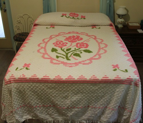 Vtg full size white pink - full, &