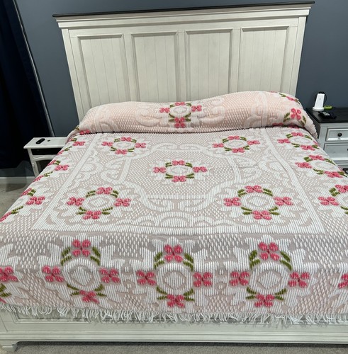 Vintage chenille bedspread - chenille,